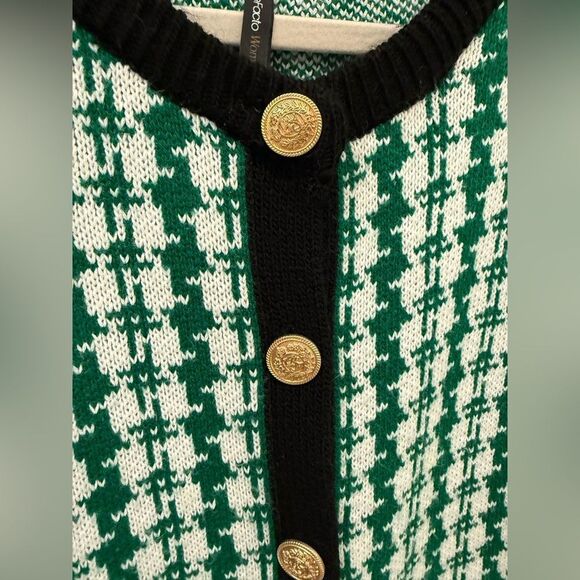 DeFacto Relax Fit Crew Neck Vest with Gold Buttons, Size‎ M - Picture 12 of 15